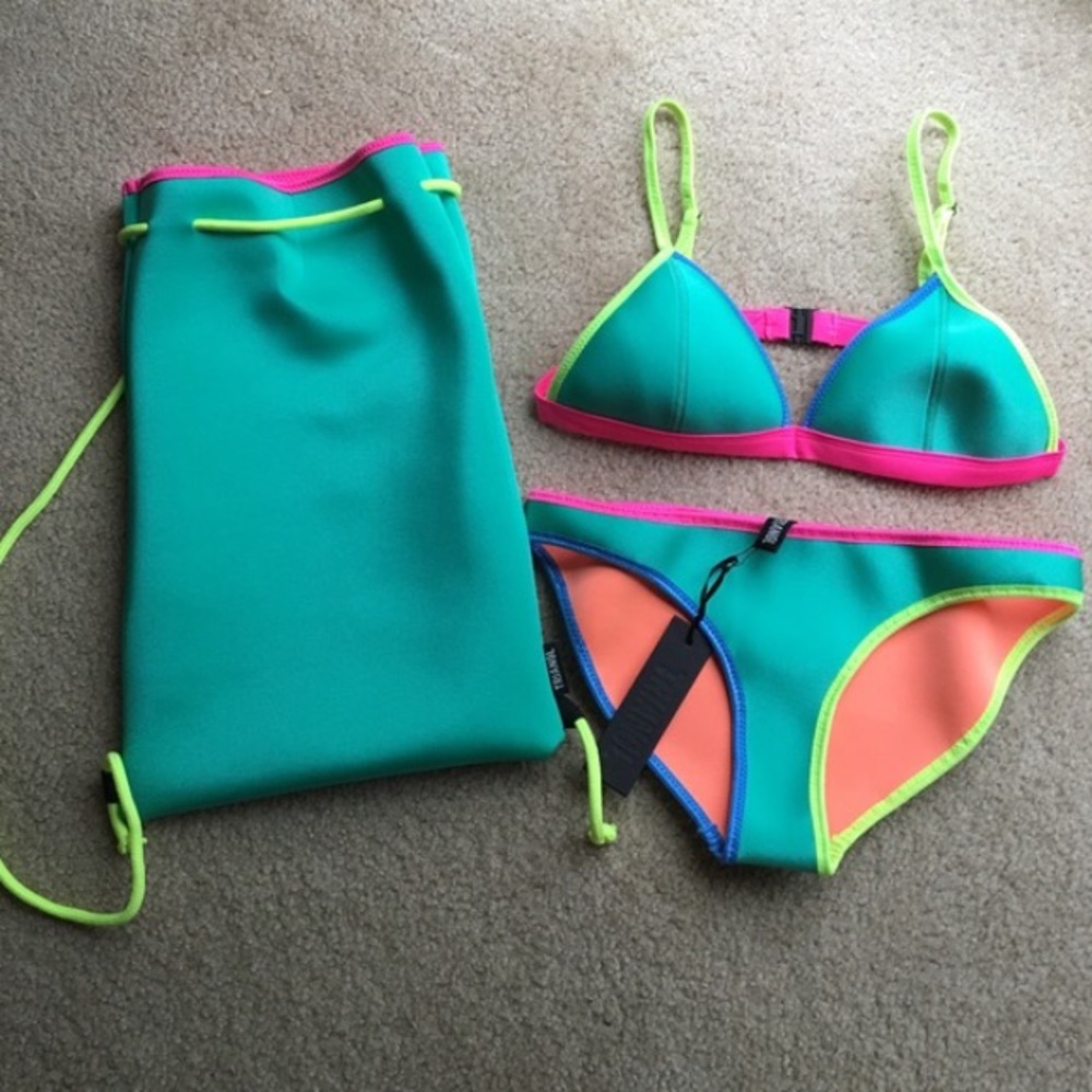 TRIANGL Top